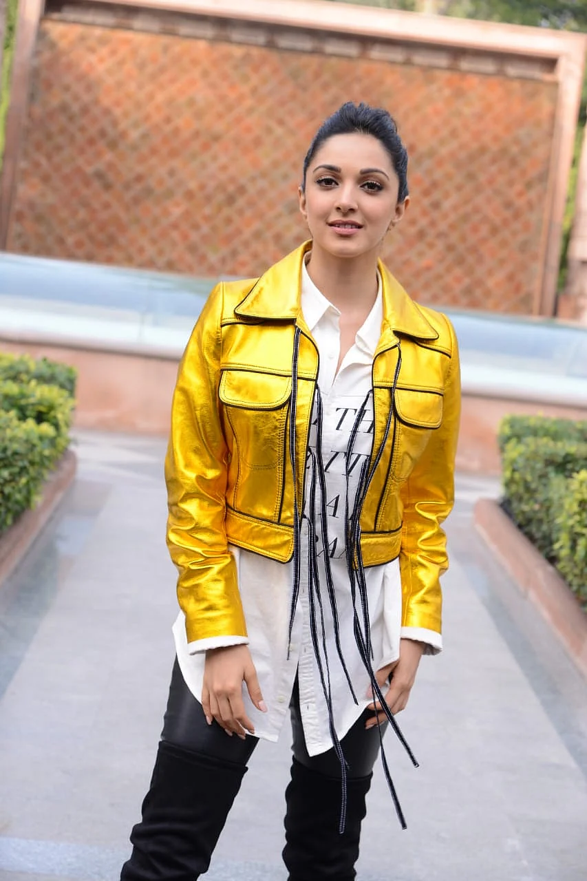 Kiara Advani's golden jacket looks like it has been touched by King Midas