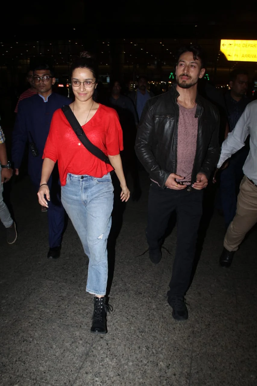 Shraddha Kapoor is a millennial icon as she flaunts her 'no makeup' look at the airport