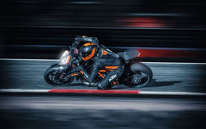 KTM 1290 Super Duke: Orange beast at IBW 2019
