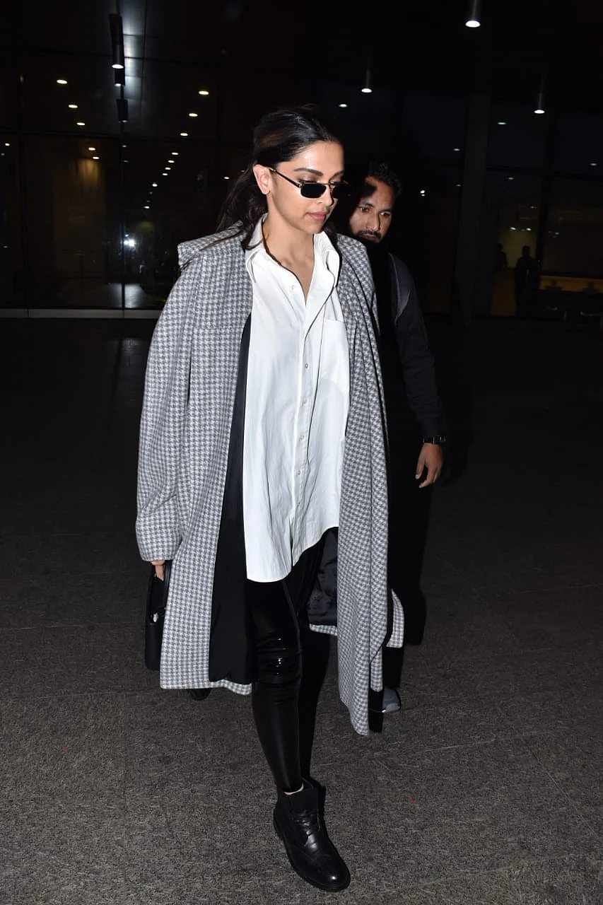 Deepika Padukone at Mumbai airport