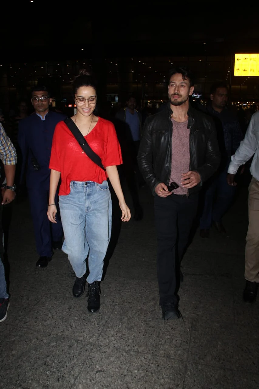 Shraddha Kapoor is a millennial icon as she flaunts her 'no makeup' look at the airport