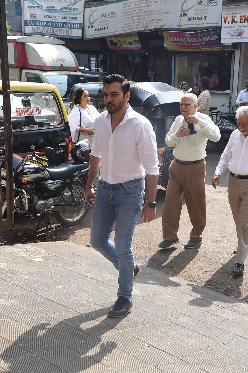 Karanvir Bohra, Arjun Bijlani and other TV actors attend last rites of Kushal Punjabi