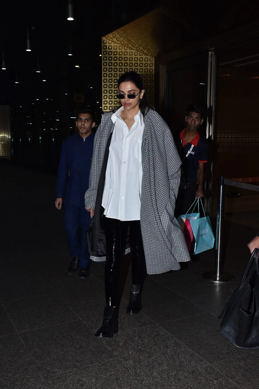 Deepika Padukone at Mumbai airport