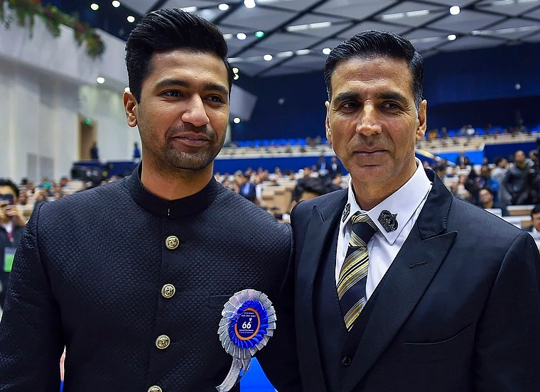 Vicky Kaushal & Akshay Kumar at the National Awards