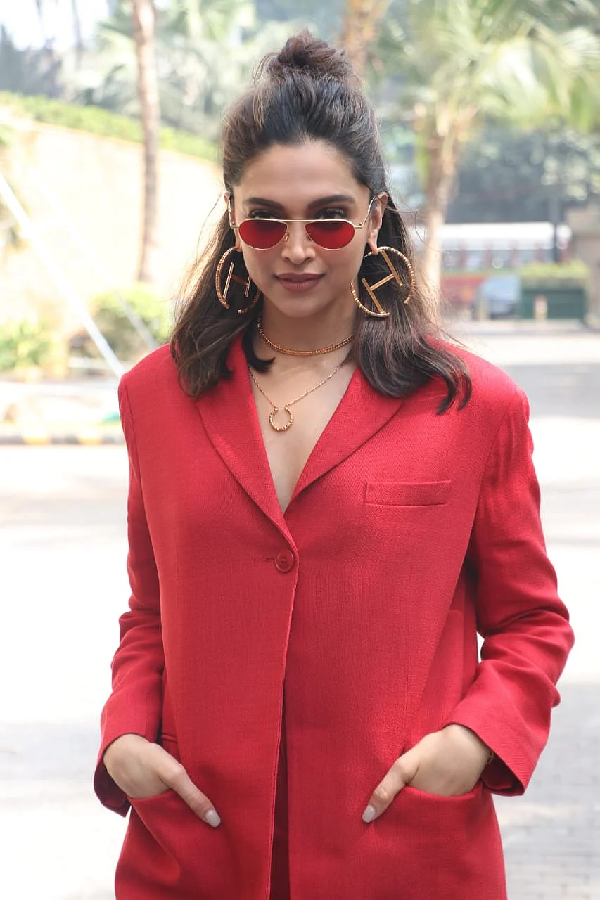Cost of Deepika Padukone's earrings can get 120 kilos of onions!