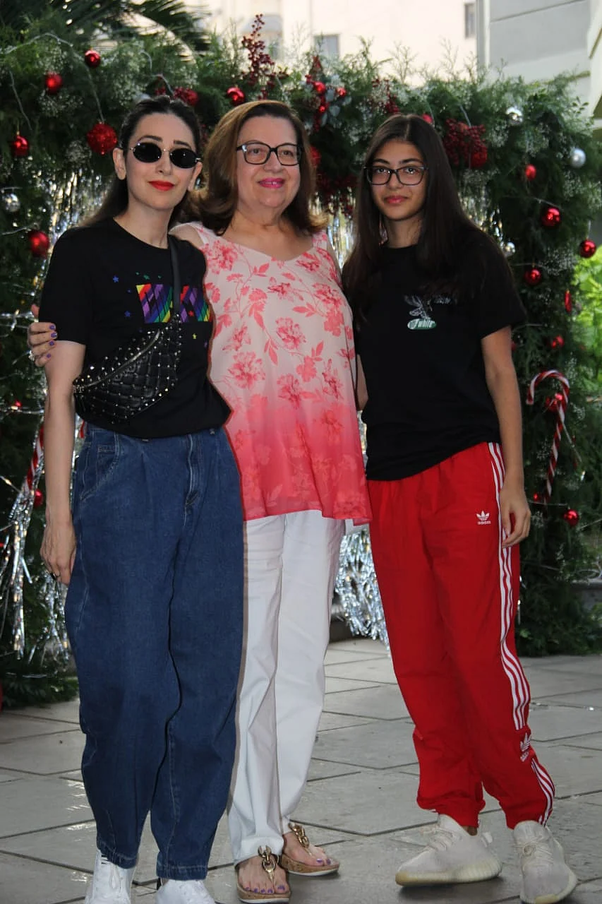 Karisma Kapoor with her mom and daughter