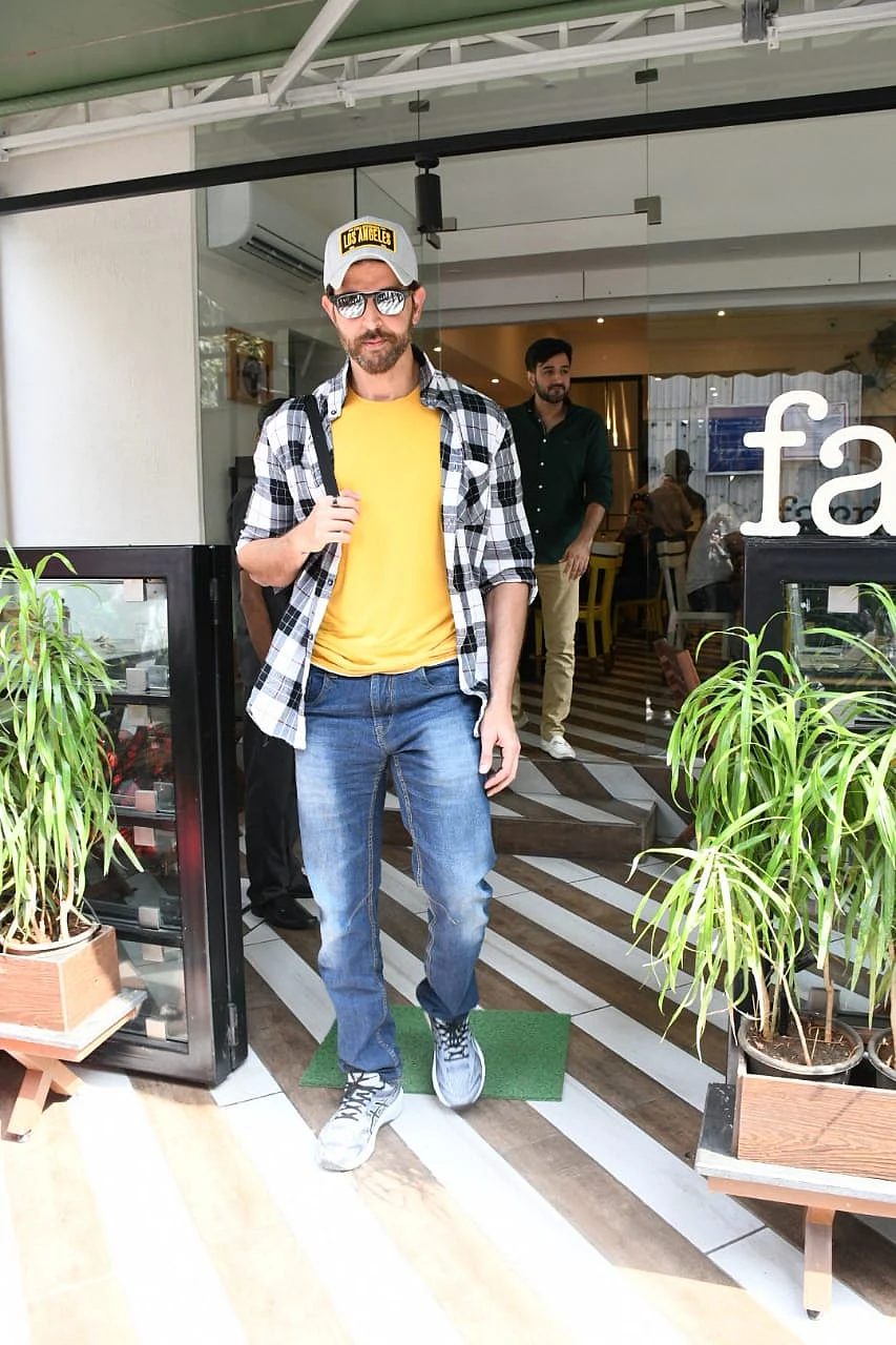 Hrithi Roshan spotted at Farmers' Cafe, Mumbai