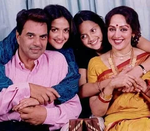 Hema Malini and Dharmendra with Esha and Ahana Deol