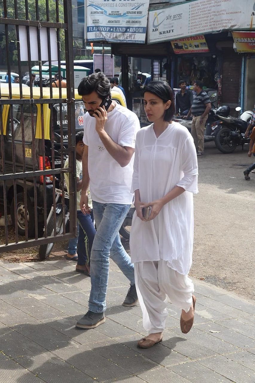Karanvir Bohra, Arjun Bijlani and other TV actors attend last rites of Kushal Punjabi