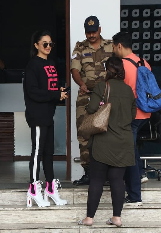 Tacky Kiara Advani S High Heel Sneakers That Cost Rs 70k Are Making The Fashion Police Cringe Get latest prices, models & wholesale prices for buying jordan shoes. kiara advani s high heel sneakers that