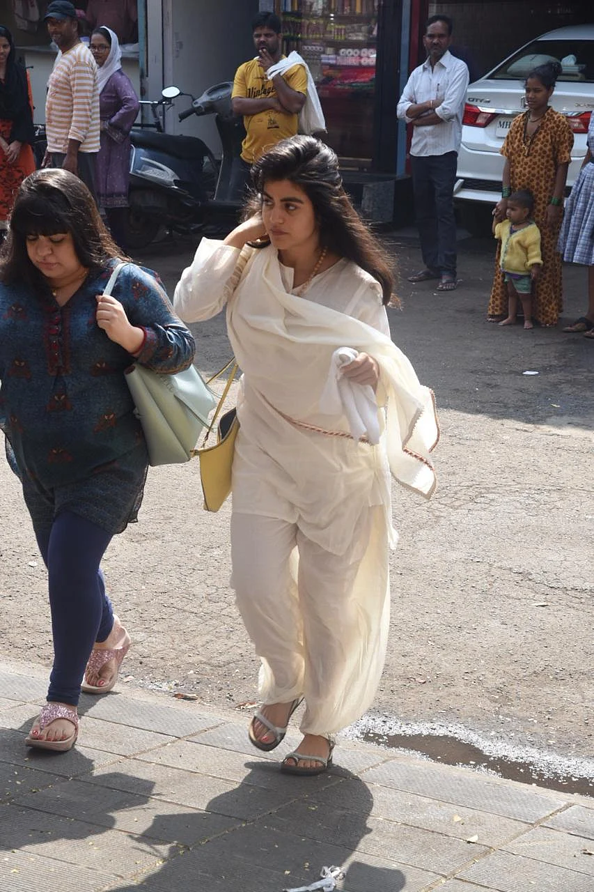 Karanvir Bohra, Arjun Bijlani and other TV actors attend last rites of Kushal Punjabi