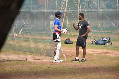 In Pics Ibrahim Ali Khan Is An Exact Copy Of Grandfather Tiger Pataudi He was recently snapped practicing cricket in the nets and the pictures of the same were shared on social media by paparazzi viral bhayani. in pics ibrahim ali khan is an exact