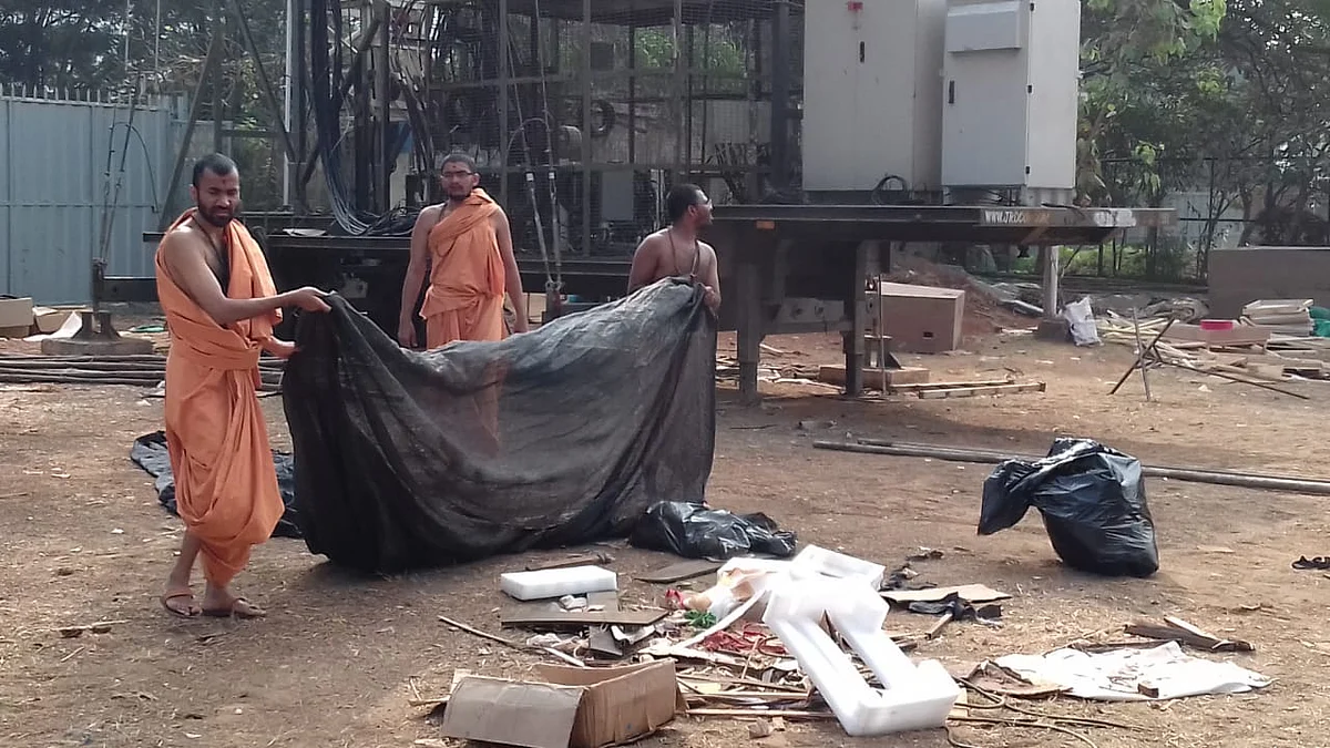 Swachata Abhiyan on the occasion of 98th Birth Celebrations of Pramukh Swami Maharaj