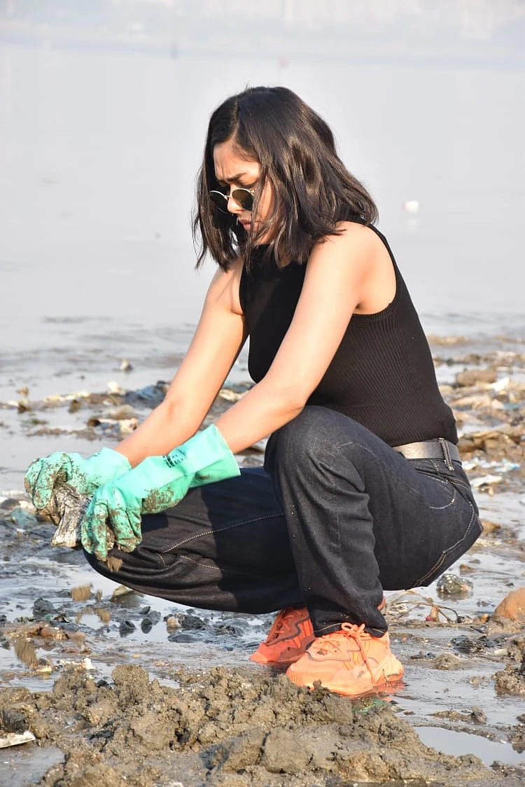 Dia Mirza Mrunal Thakur At Mahim Beach Clean Up Drive On Republic Day Find & download the most popular ocean photos on freepik free for commercial use high quality images over 7 million stock photos. mahim beach clean up drive on republic day