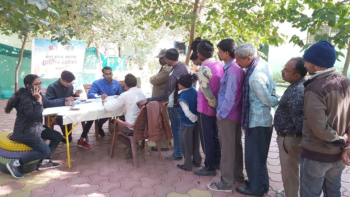 Medical checkup camp was organised at City Zoo for zoo staff for checking blood pressure, Sugar and Zoonotic diseases.