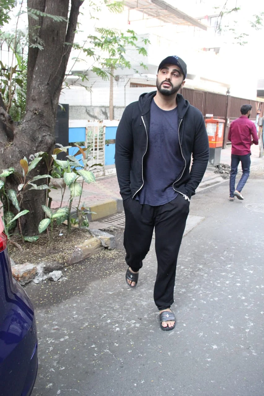Why does Arjun Kapoor go to a different yoga studio instead of the one owned by girlfriend Malaika Arora?