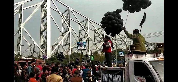 'Unwanted guest Modi go back': SUCI activists chant slogans against PM in West Bengal