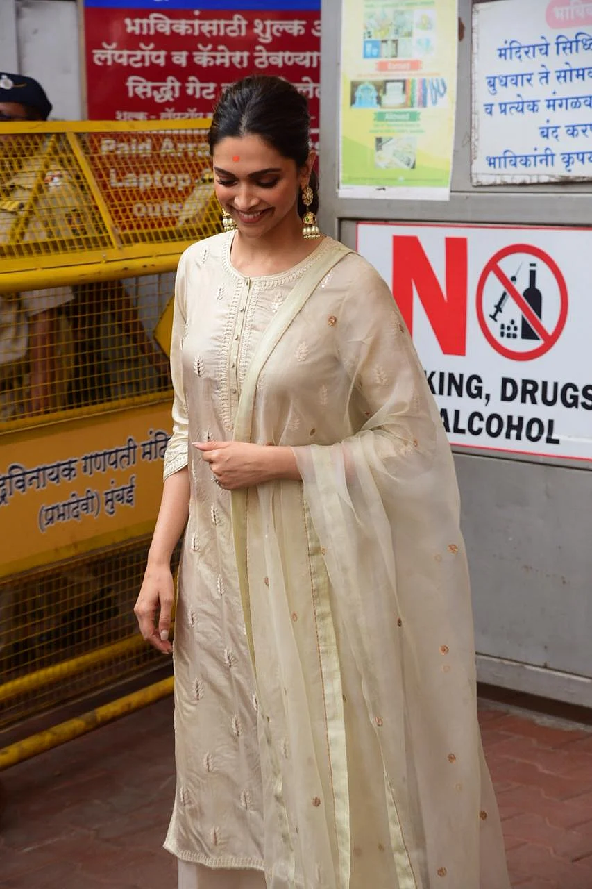 Deepika Padukone visits Siddhivinayak Temple on 'Chhapaak' release day