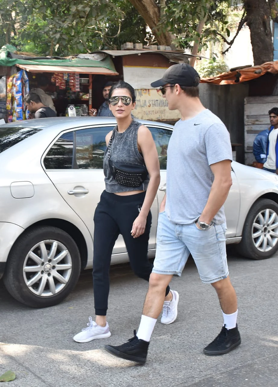 Shruti Haasan with a mystery man