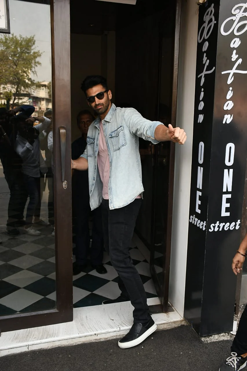 Not Tiger Shroff, but Disha Patani steps out for Sunday brunch with Aditya Roy Kapur
