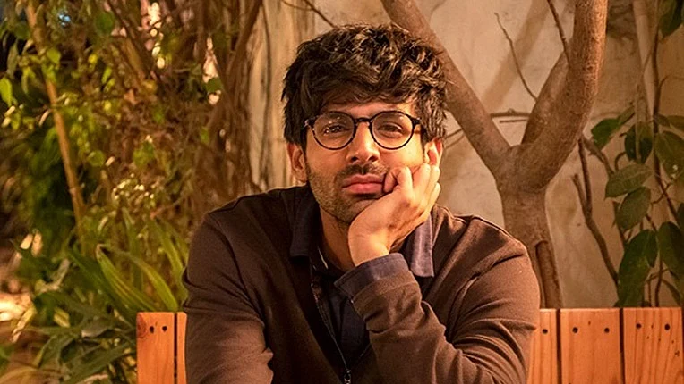 Love Aaj Kal Meet Kartik Aaryan As Veer And Raghu In Imtiaz Ali S Rom Com I came away with a feeling of being comprehensively let down: love aaj kal meet kartik aaryan as