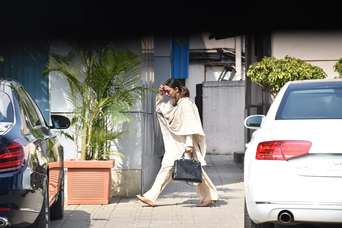 Aishwarya, Amitabh, and other celebs leave for Shweta Bachchan’s mother-in-law Ritu Nanda’s last rites