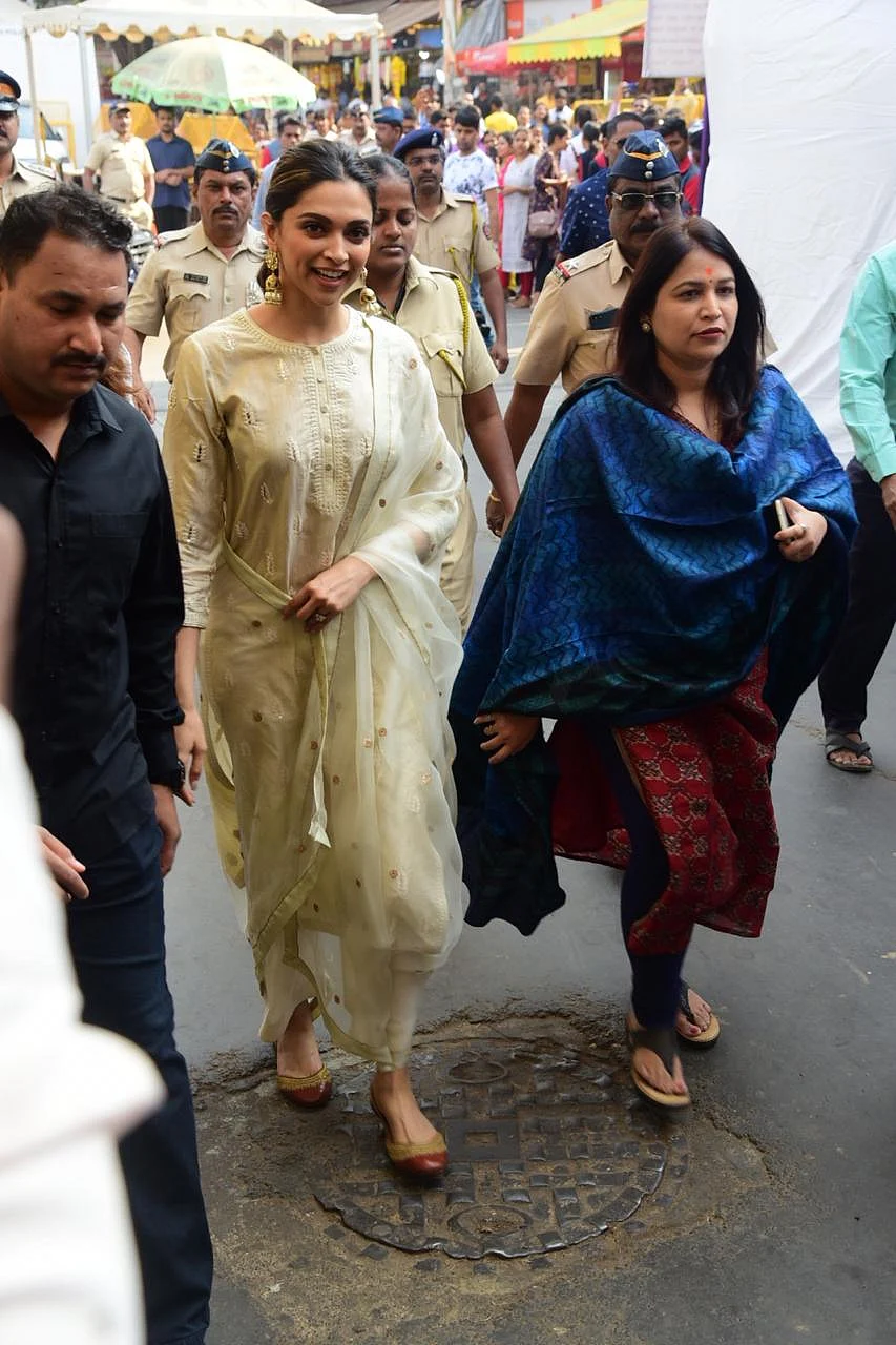 Deepika Padukone visits Siddhivinayak Temple on 'Chhapaak' release day
