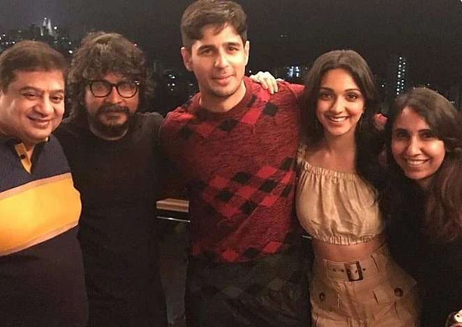 Sidharth Malhotra birthday bash: Kiara Advani is all smiles as she cuddles up with rumoured boyfriend
