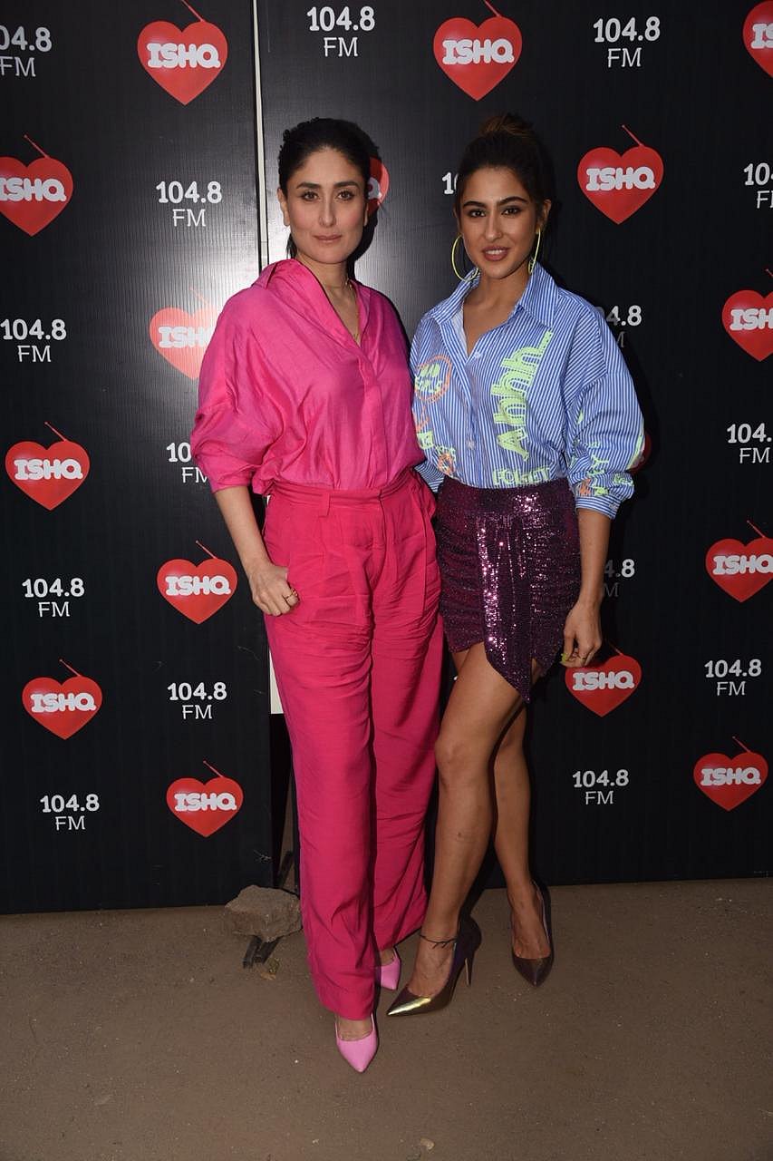 Netizens Laud Amrita Singh S Upbringing After Sara Ali Khan Hugs Kareena Kapoor The couple together did some amazingly good movies like tamasha and yeh jawani hai deewani. netizens laud amrita singh s