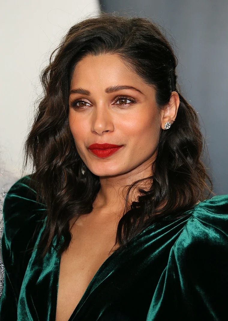 FPJ Fashion Police: We bet you missed Freida Pinto sashaying in her Rs 2.5 lakh dress at the Vanity Fair Oscars after-party