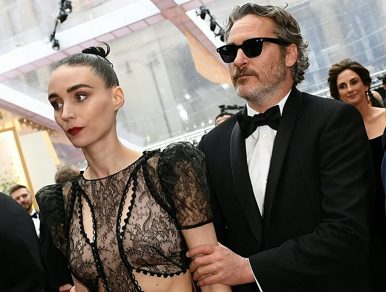 Oscars 2020: Joaquin Phoenix can't get enough of his ladylove Rooney Mara