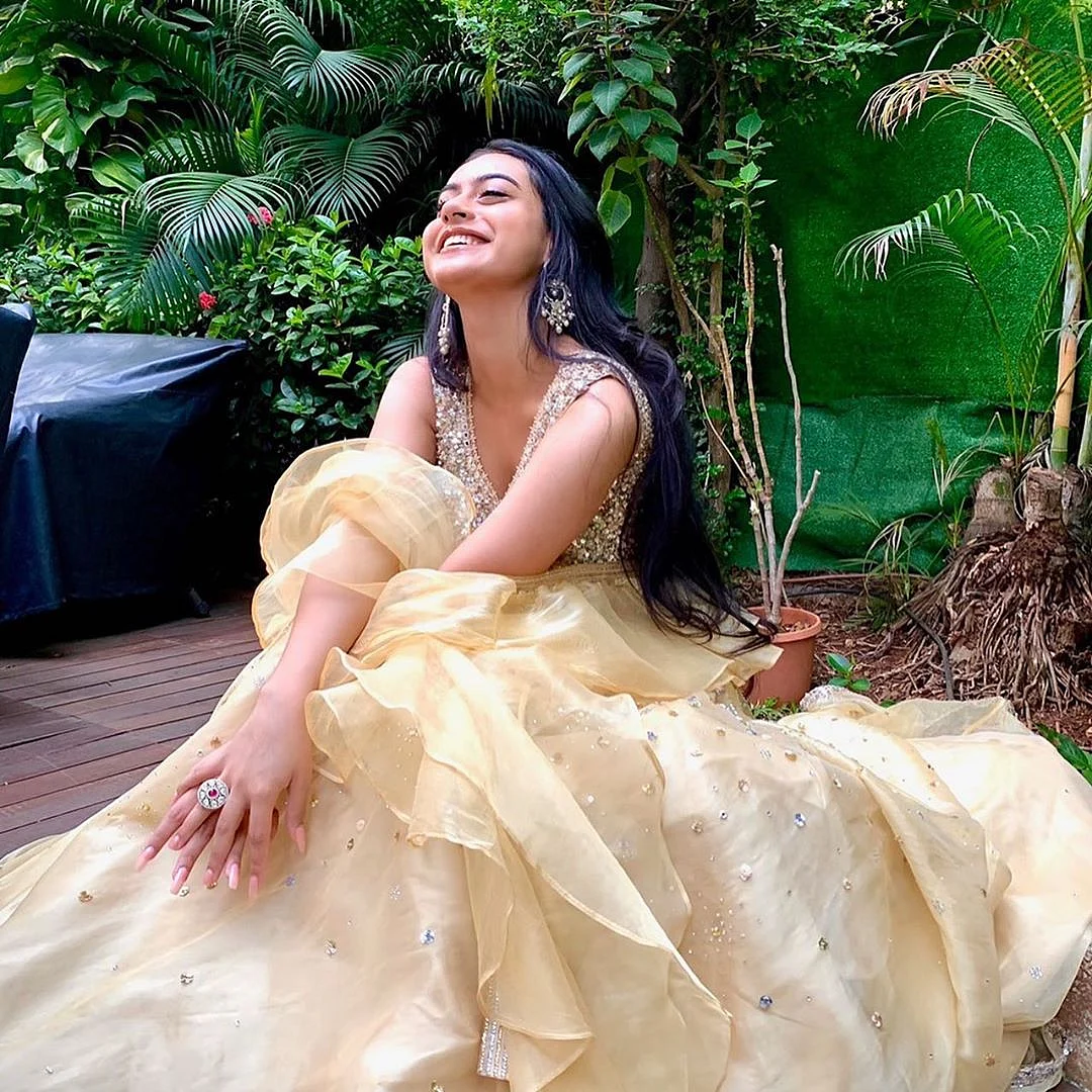 Nysa Devgan's latest pics will remind you of Kajol's iconic DDLJ scene