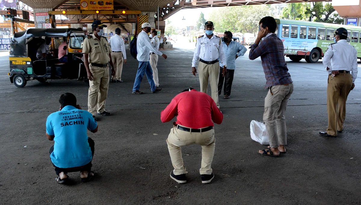 Mumbai Traffic Police makes violaters do sit-ups for coming out of their homes during lockdown.