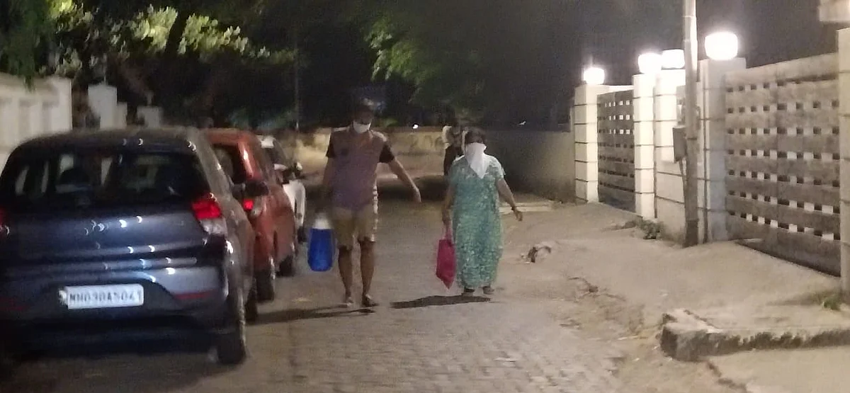 Panic buying in Mumbai after PM Modi announces 21-day lockdown
