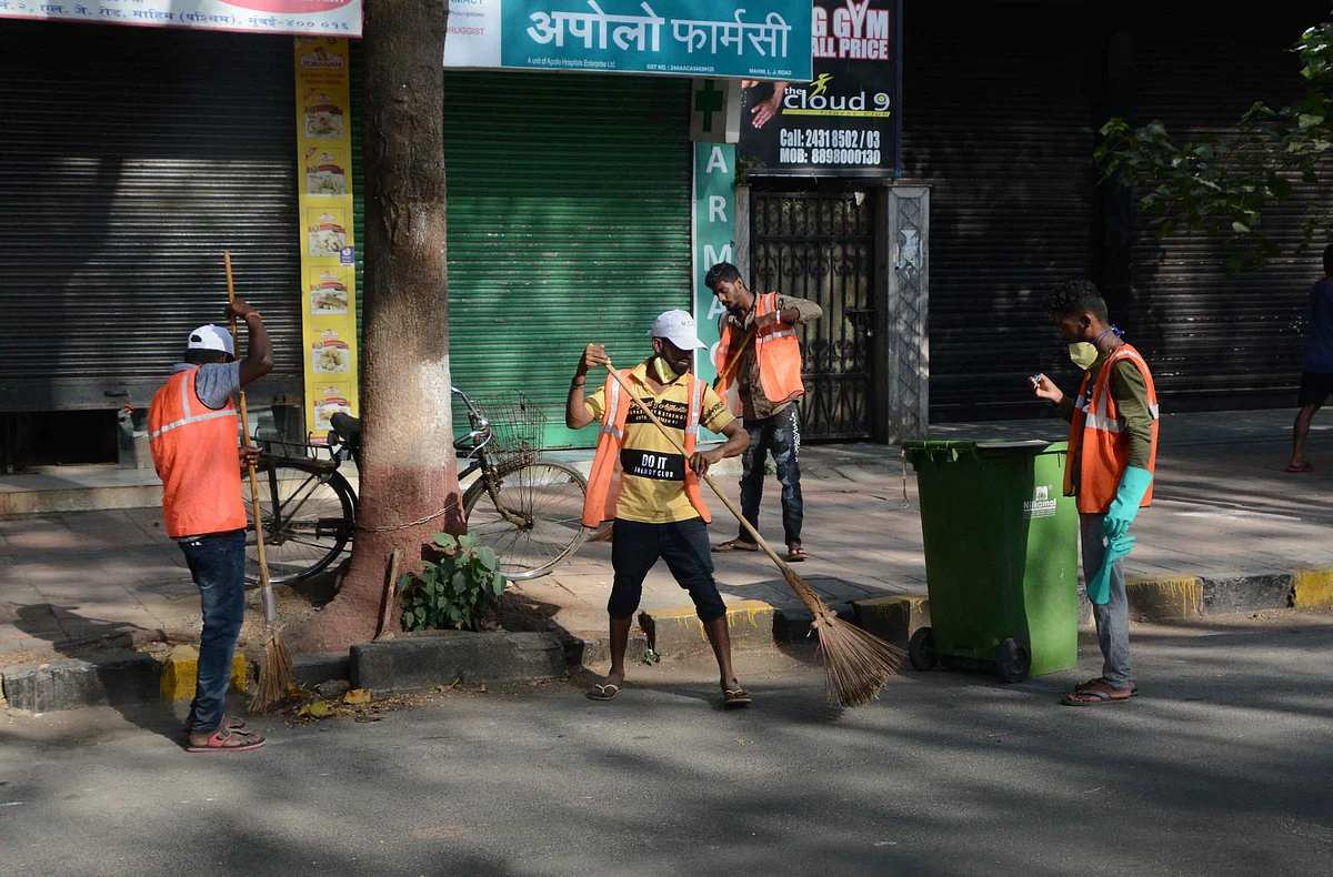 BMC Workers busy cleaning work in dadar during lock down in the wake of
Coronavirus pandemic in Mumbai on Monday.