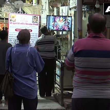 Coronavirus update: Aarti performed at Mumbadevi Temple by priests amid lockdown