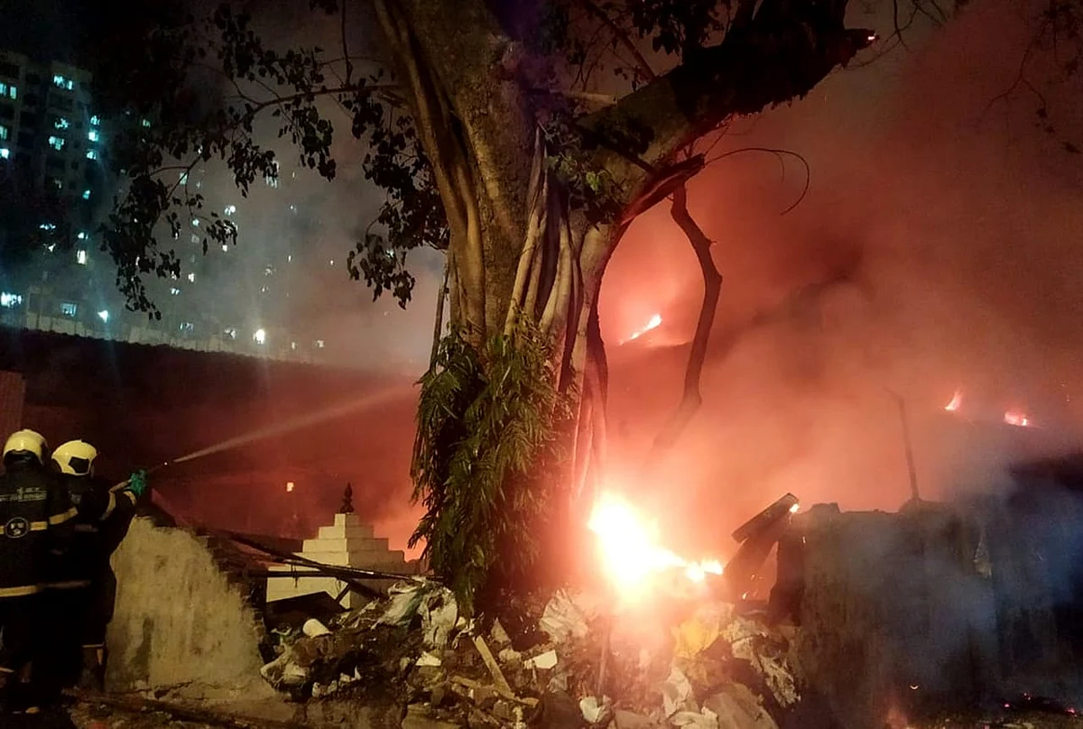 Mumbai: Fire breaks out at popular Ganpati idol maker Vijay Khatu's godown in Chinchpokli