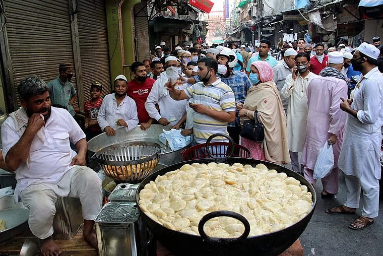 Eid ul-Fitr 2020 in Pictures: How Indian Muslims celebrated Eid amid COVID-19