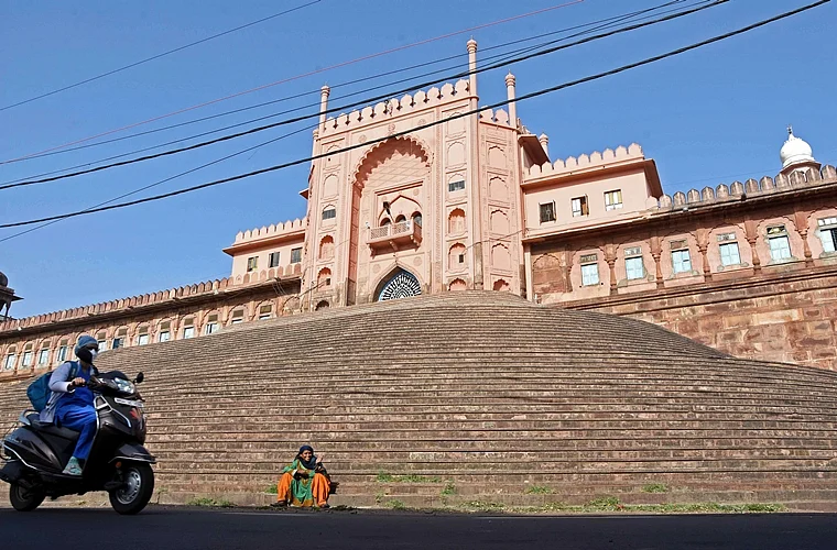 Eid ul-Fitr 2020 in Pictures: How Indian Muslims celebrated Eid amid COVID-19