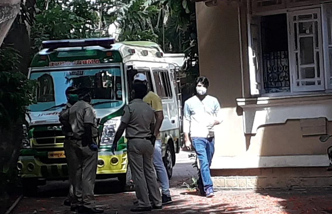 Sushant Singh Rajput commits suicide, found hanging in Bandra flat