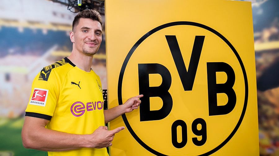 Borussia Dortmund Signs Right Back Thomas Meunier From Psg