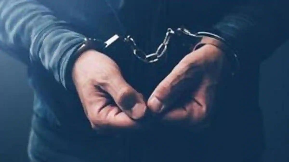 Uttar Prade: Four naxals arrested in Dantewada - Vimarsana News