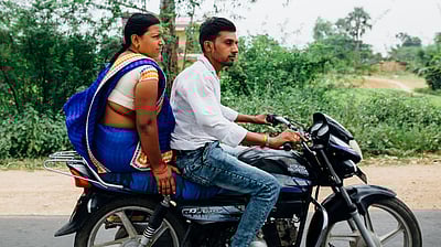 Now All Motorbikes Will Need Handholds Footrests And Saree Guards From January 2022 Acp jai dixit and his best friend ali takes on an international thief known only as mr. saree guards from january 2022