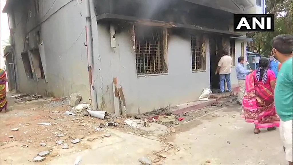 Karnataka: Residence of Congress MLA Akhanda Srinivasamurthy was attacked last night, as violence broke out in Bengaluru over an alleged inciting social media post.