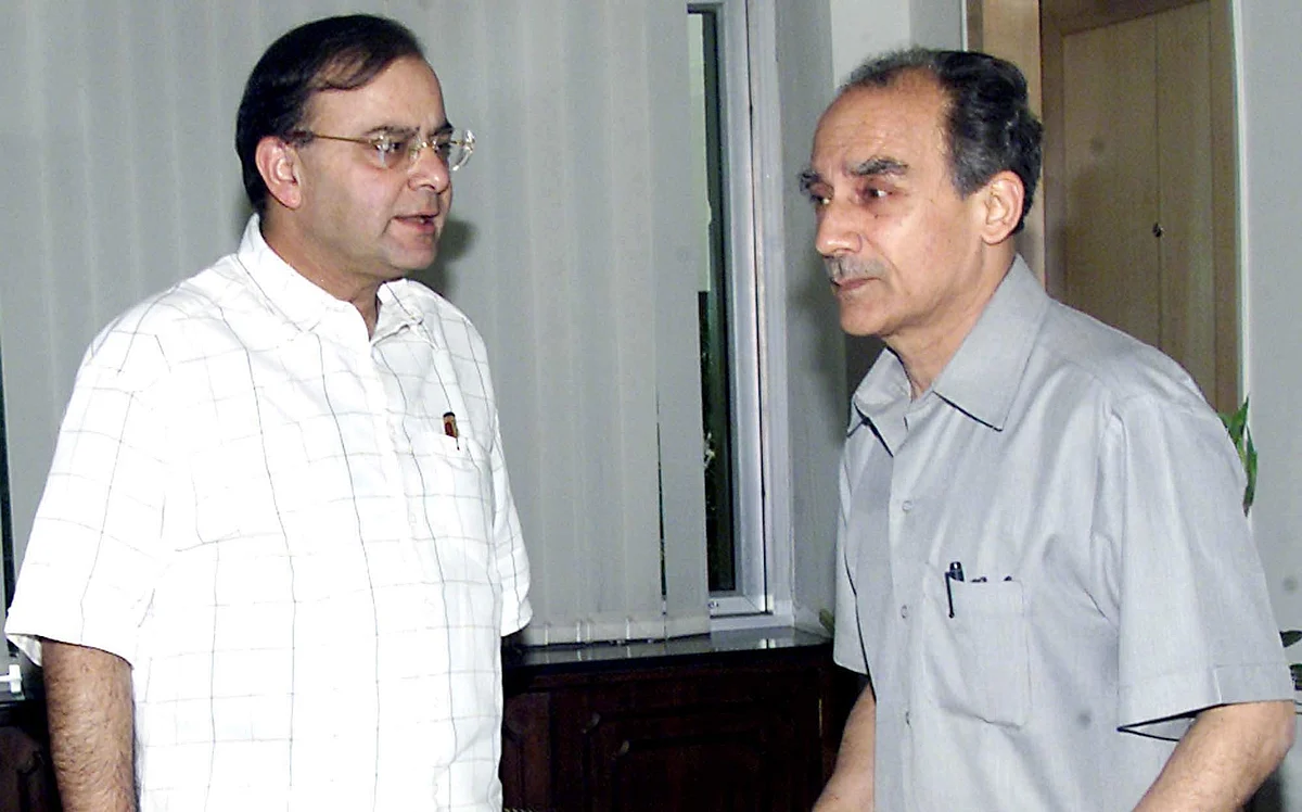 Then Union Commerce Minister Arun Jaitley with Disinvestment Minister Arun Shourie in New Delhi.
