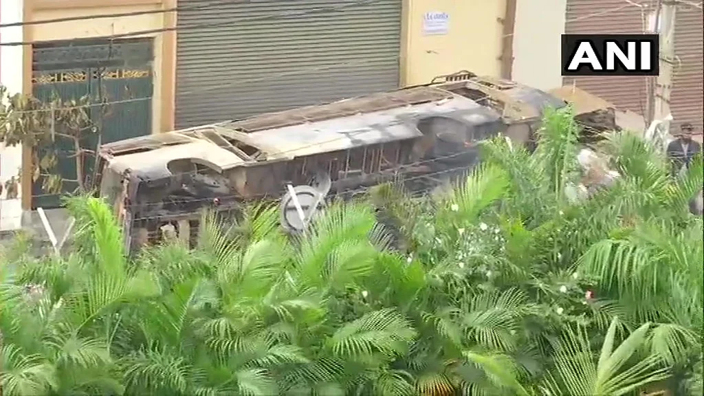 DJ Halli Police Station in Bengaluru city vandalised last night, as violence broke out over an alleged inciting social media post.