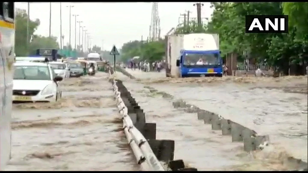 Gurugram: Severe water-logging at Delhi-Jaipur Expressway after heavy rains in the area.
