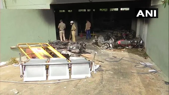 The mob then targeted the police station and damaged vehicles.