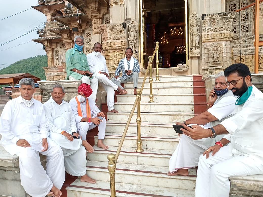 Ahead of session, Rajasthan BJP shifts MLAs to Gujarat

