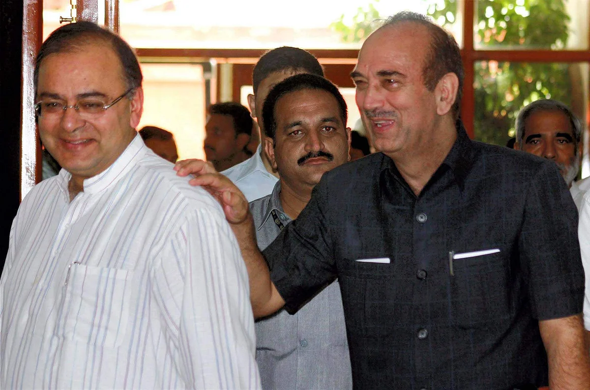 Former Chief Minister of Jammu and Kashmir Ghulam Nabi Azad and BJP general secretary, Arun Jaitley during all party delegation to discuss the unrelenting violence in Jammu.